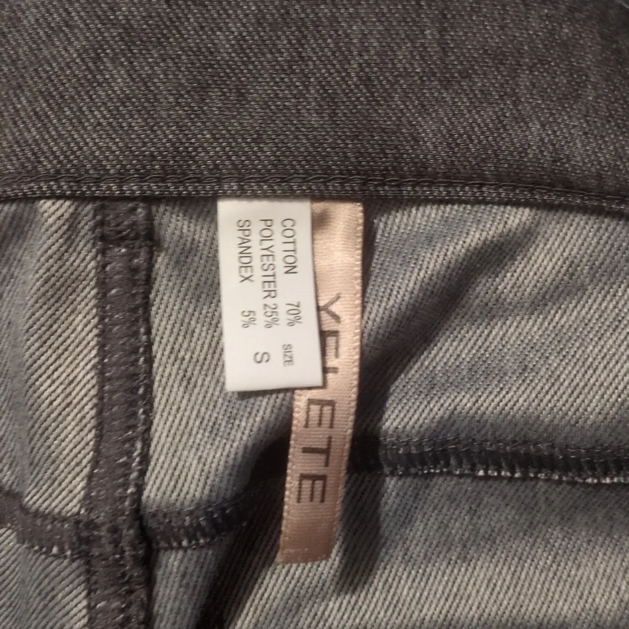 Yelete  Gray Pull On Capri Pants Size Small - Image 6