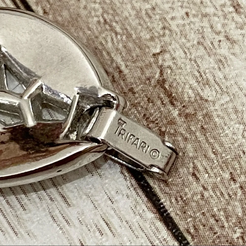 Vintage 50’s Crown Trifari Leaf Link Bracelet - Image 12