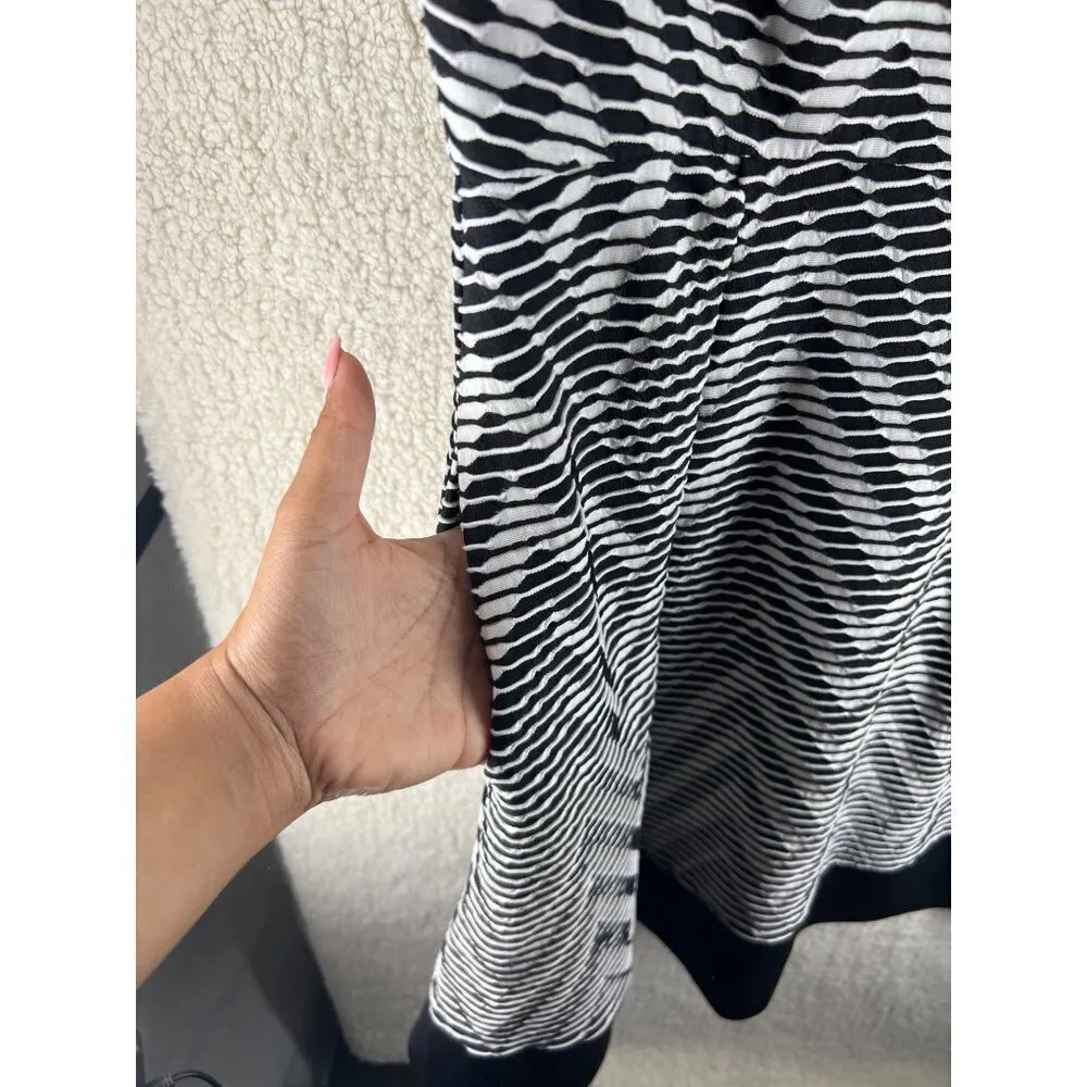 New York‎ & Company Womens Dress Size XS Textured Striped Cap Sleeve Fit & Flare Black - Image 7