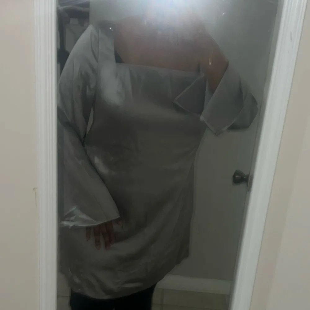 NEW XL Wild Fable Women's Bell Sleeve mini Silver Satin Dress - Image 9