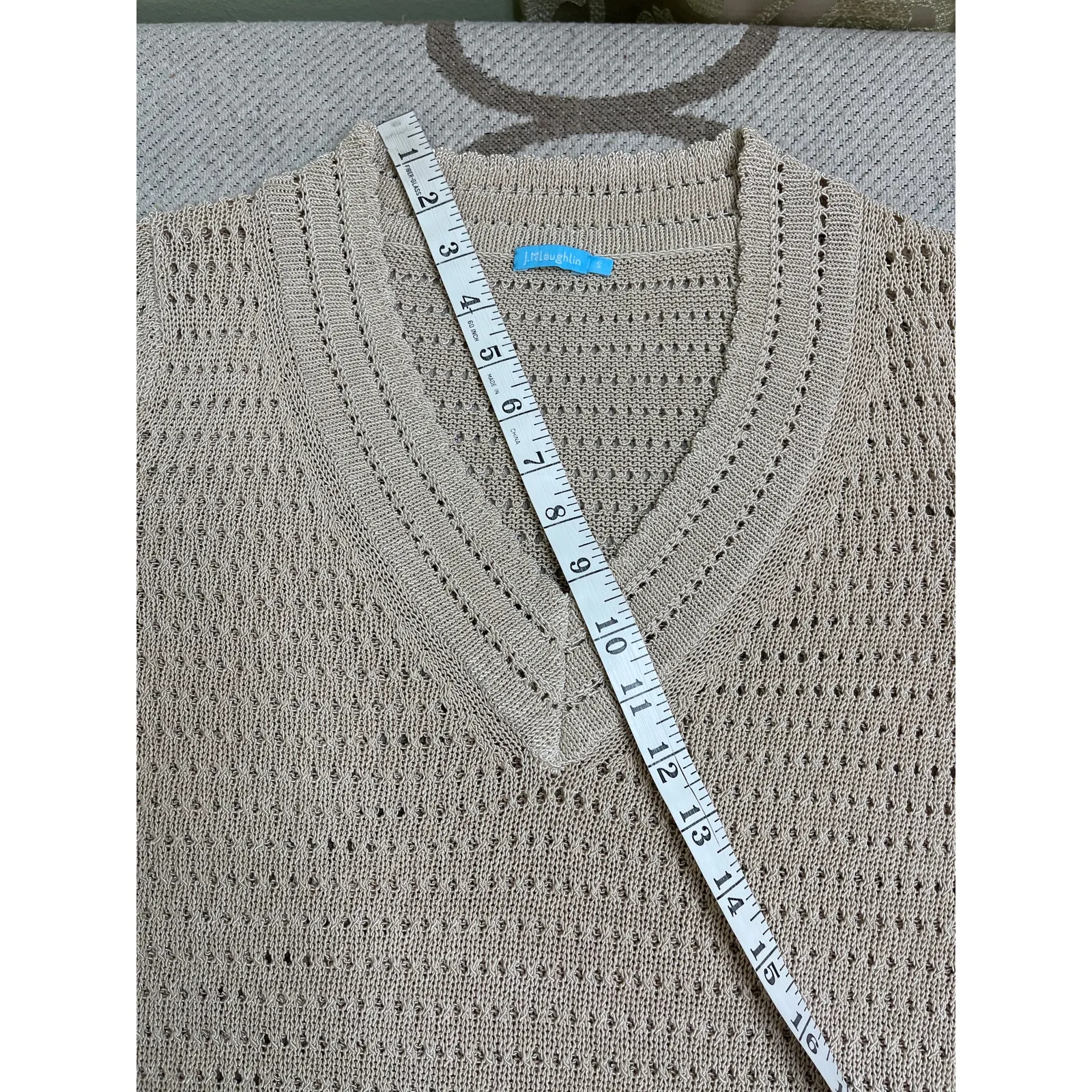 J. McLaughlin v-neckline loose knit 3/4 sleeve sweater, size small - Image 8