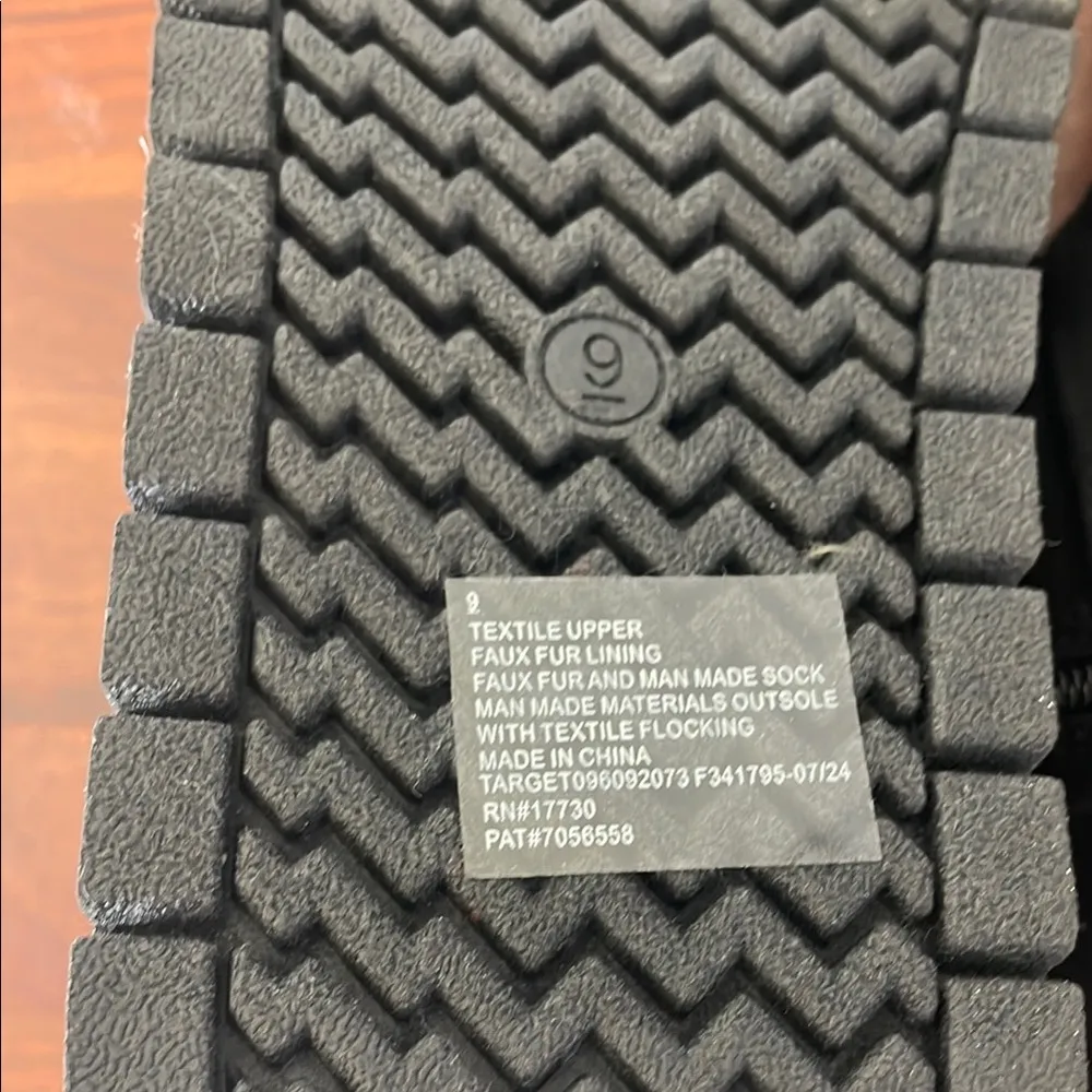 Universal Thread woman’s memory foam Black Winter ankle Boots New Size 9 - Image 6