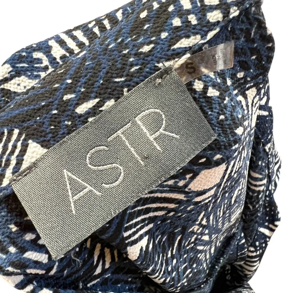 ASTR Abstract Print Split Back Button-Up Blouse Blue Black White Size Small - Image 10