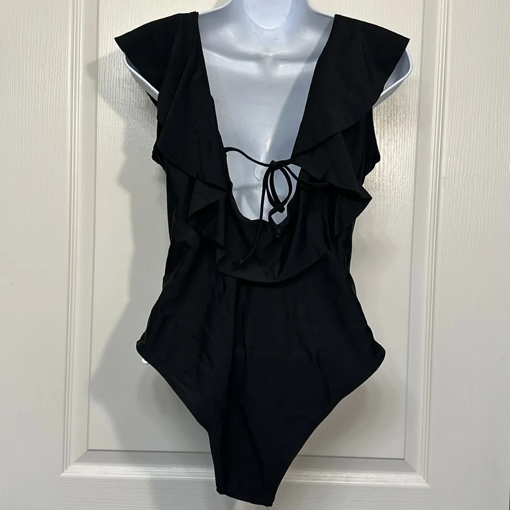 Plunge Ruffled Black Cheeky Low V - Image 6