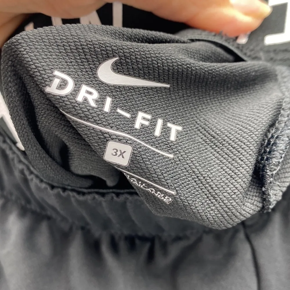 Nike Dri-Fit black draw string athleisure workout casual shorts - Image 4