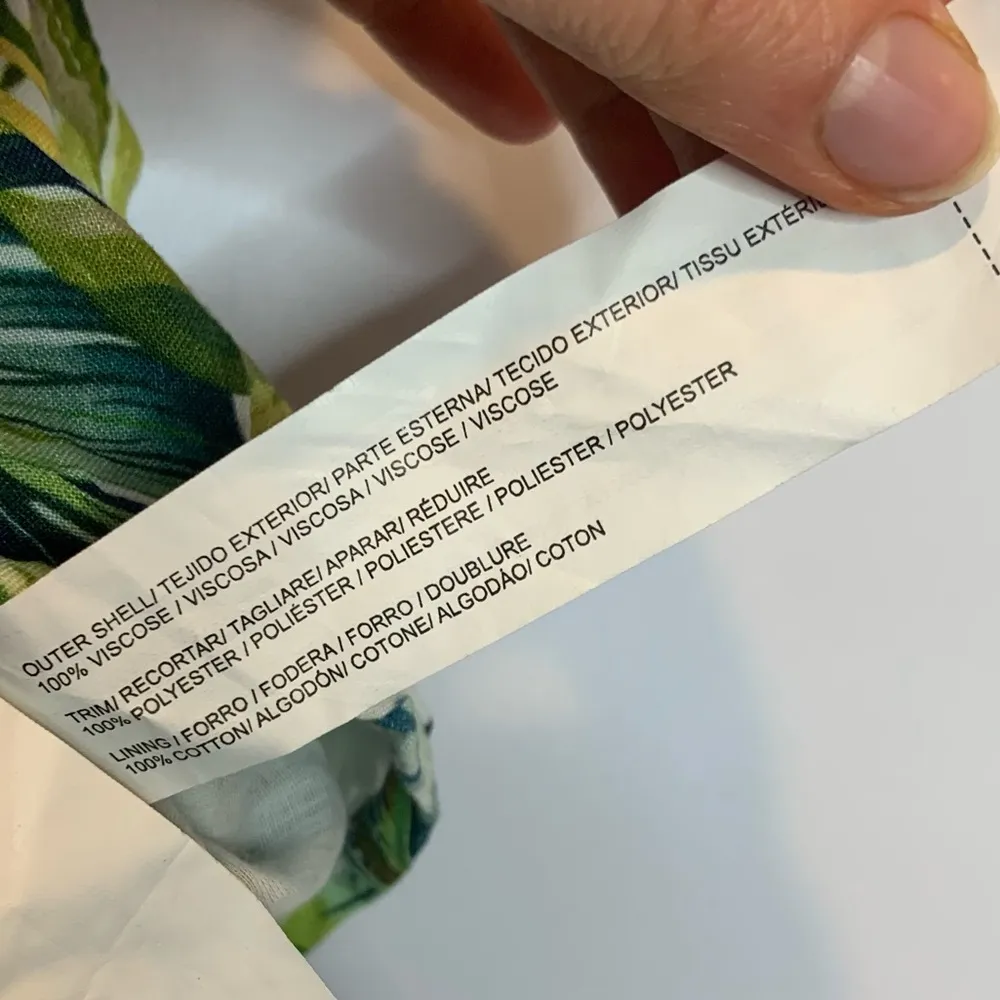 All Things Mochi Leaf Print Ruffle Crop Top White - Image 5