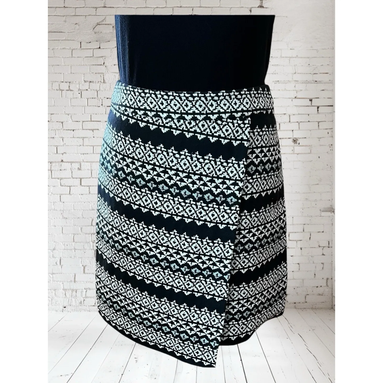 LOFT OUTLET Faux Wrap Geometric Black White‎ Blue Cotton Blend Skirt Size 2 NWT - Image 4