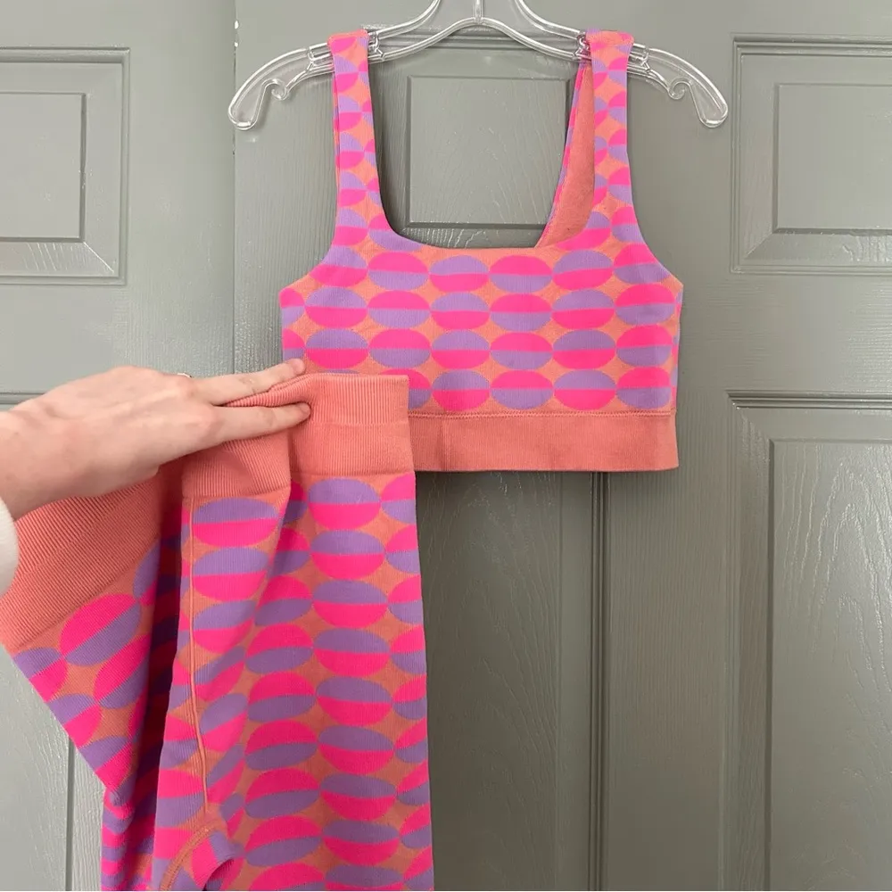 Fabletics Matching Set in Pink and Orange Geometric Modern Design - Image 3