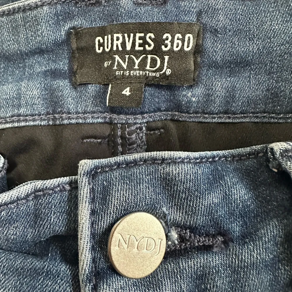 NYDJ Curves 360 Straight Jeans Women's Size 4 Raw Hem Medium Wash Denim - Image 5
