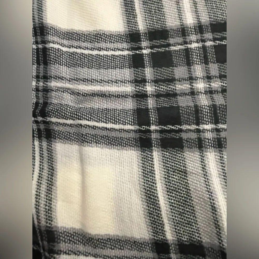 Charlotte Russe plaid blanket scarf NWT - Image 3