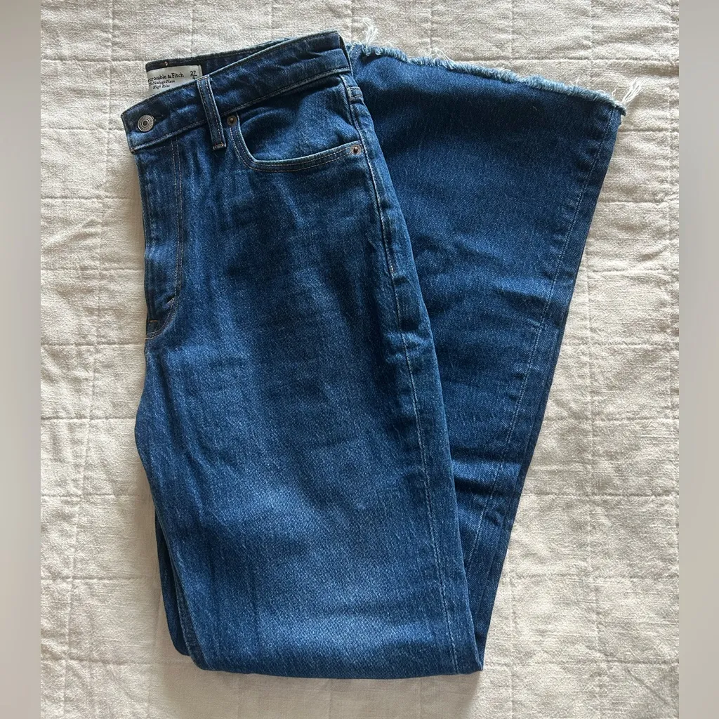 Abercrombie & Fitch Curve Love Vintage Flare High Rise Jeans - Image 5
