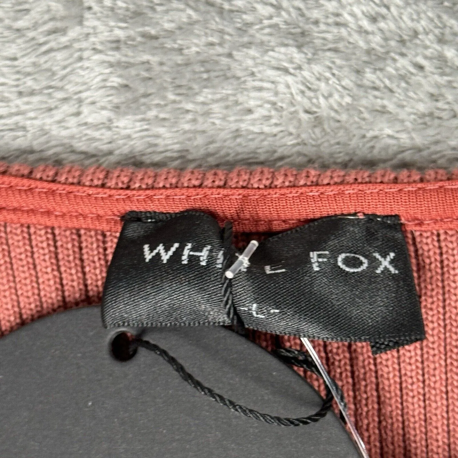 White Fox Shirt Womens Large Terracotta Ribbed Knit Cropped‎ Zipper Athleisure - Image 5
