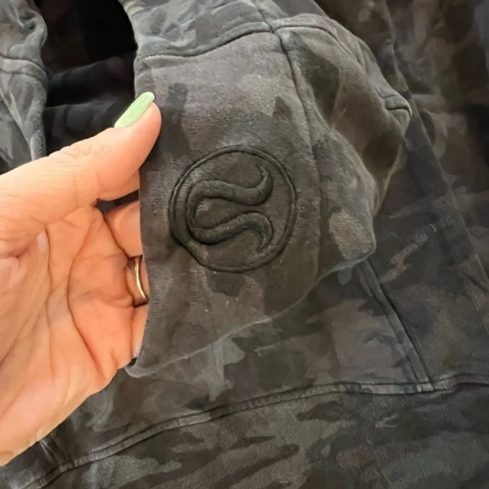 Lululemon Scuba‎ Hoodie *Light Cotton Fleece
Incognito Camo Multi Grey size 4 - Image 4