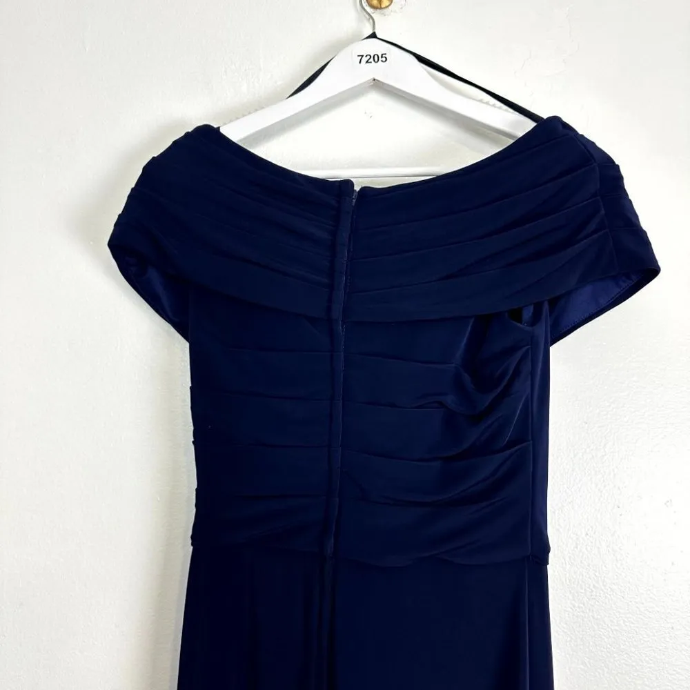 LA FEMME Ruched Jersey Column Gown in Navy Size US 4 - Image 7