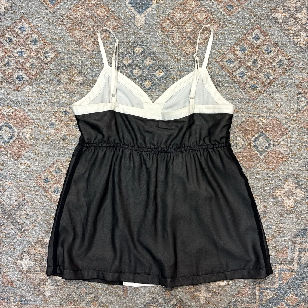 Elle  Black and White Chemise - Image 4