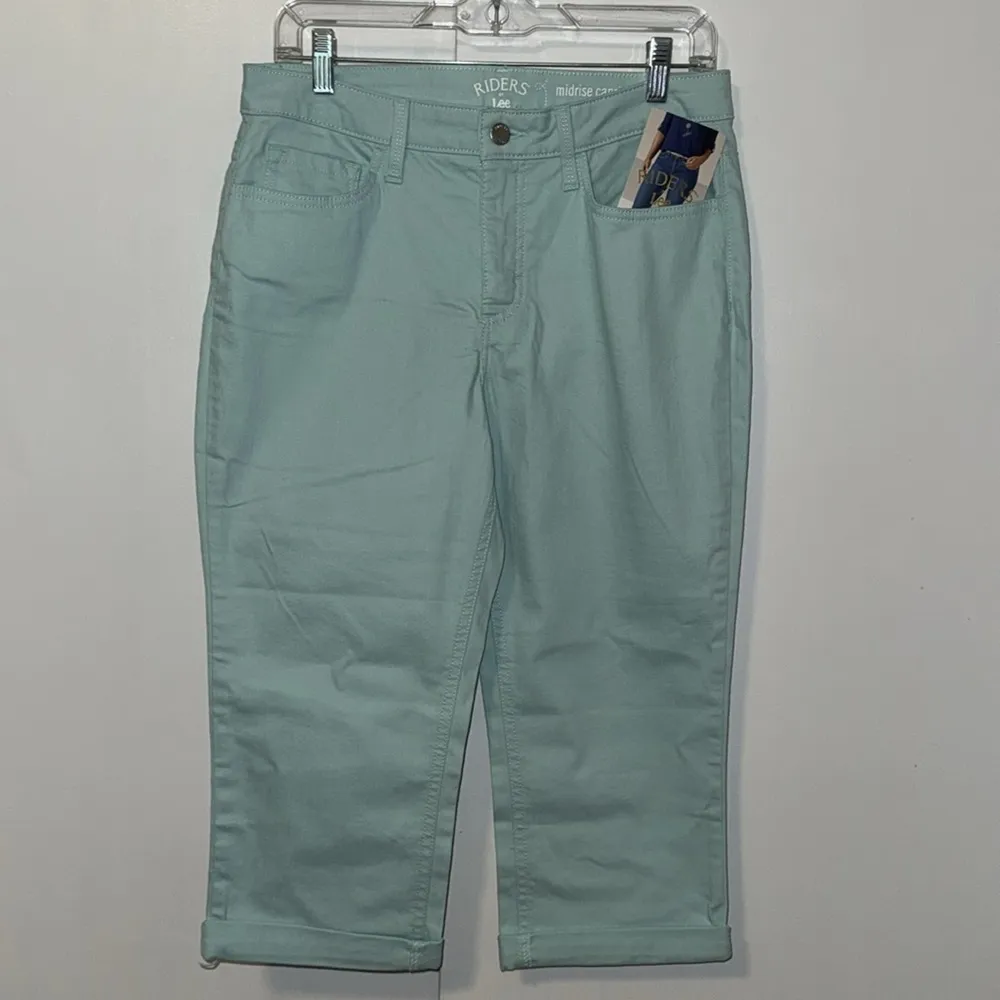 LEE Riders Midrise Cuffed Capri Pants Stretch Women’s 8 Icy Blue - Image 5