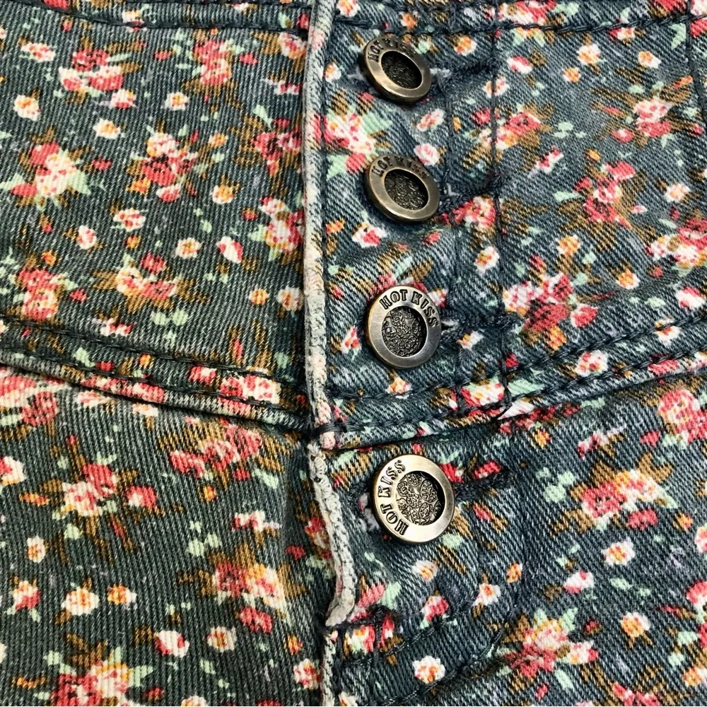 Vintage 90s Y2K  Cici Denim Short Floral Roses Jean Shorts Stretchy sz 6 - Image 3