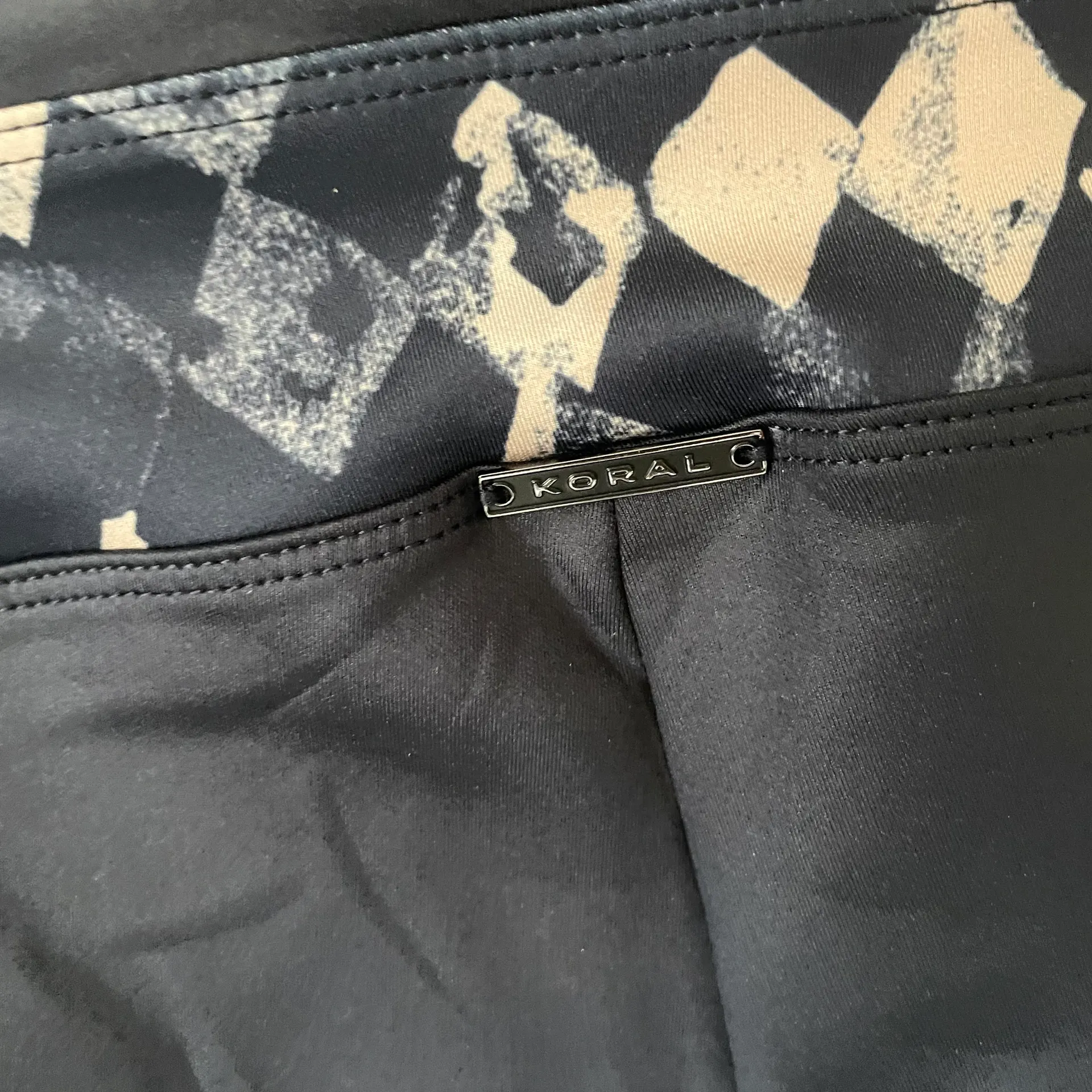 NEW  Castle Diamond Print Black Legging - Image 5