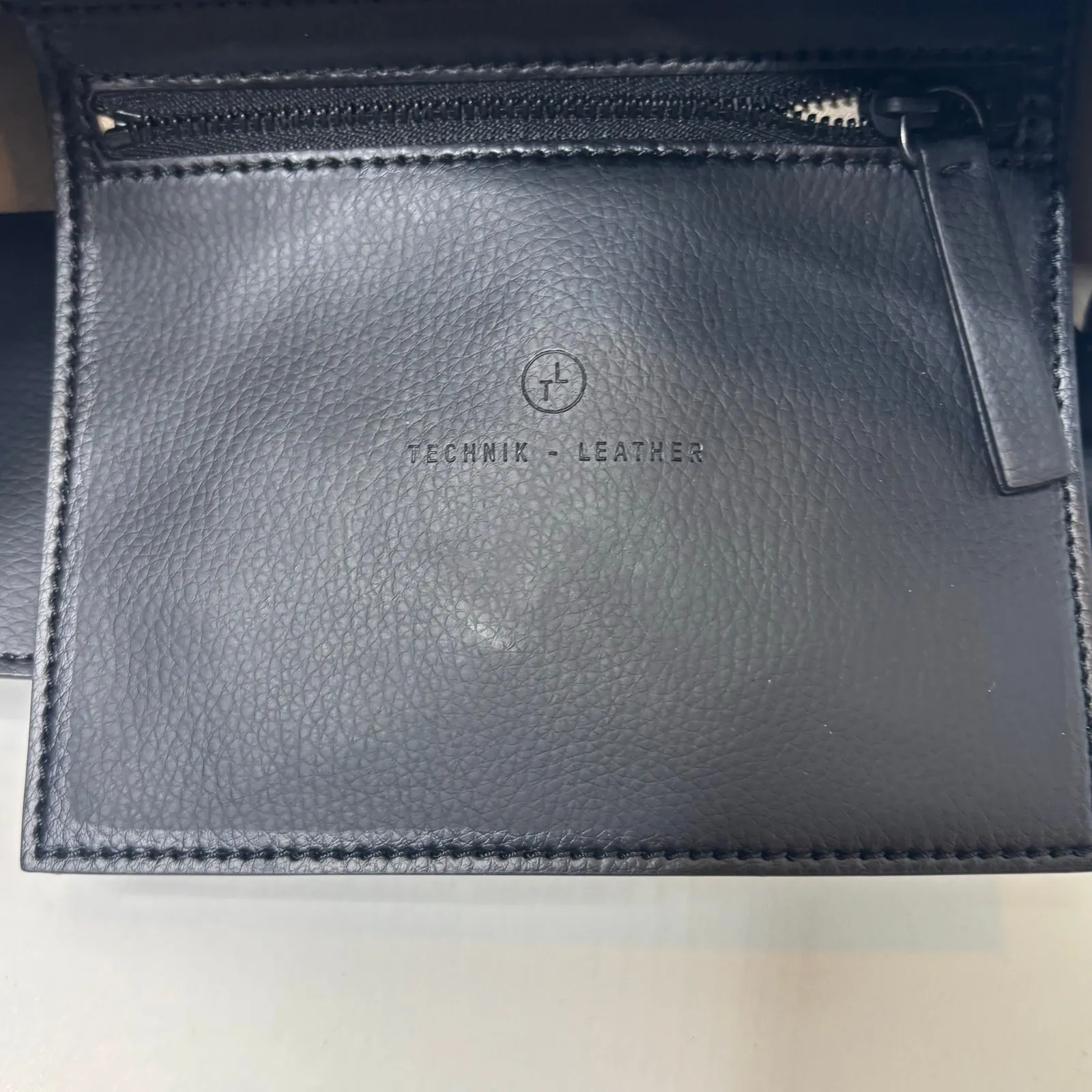 Von Holzhausen Shopper Crossbody Tote Technik Leather Black Small - Image 3