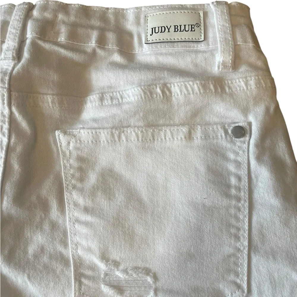 Judy Blue White Distressed Shorts With Lace Patch Womens Size Small - Image 4