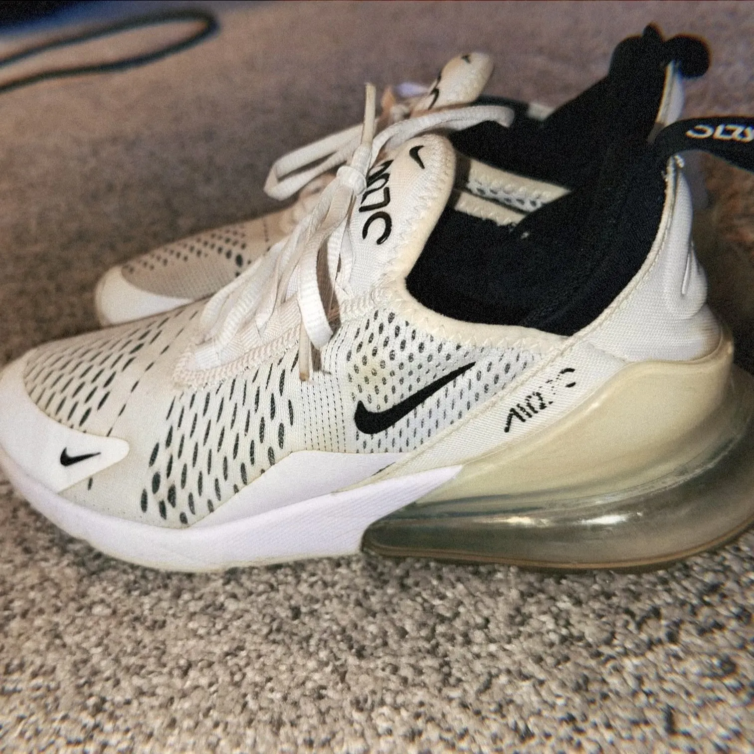 Nike Air Max 270 Shoes - Image 4