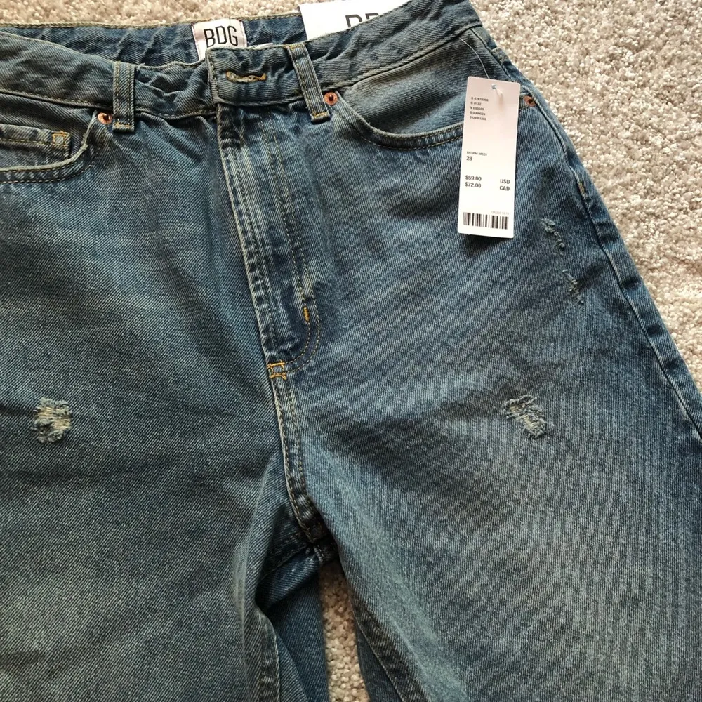 New Urban outfitters BDG mom high rise jeans, size 28 - Image 3