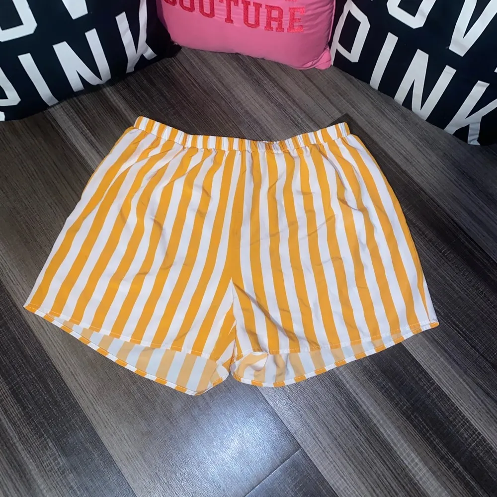SHEIN Yellow and White Athletic Shorts with Vertical Stripes - Image 8