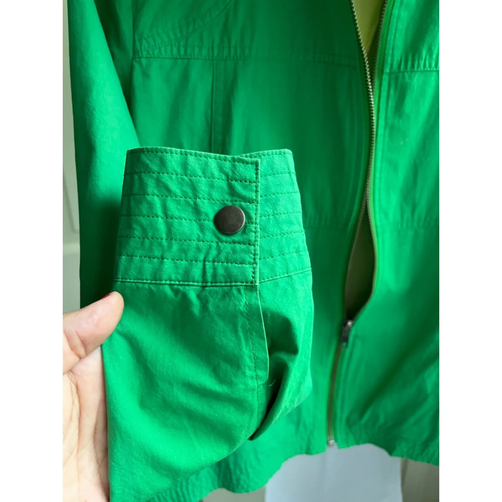 Chico's Travel Windbreaker Jacket Neon green with pockets, Size S - Image 4