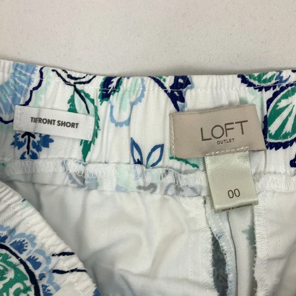 Loft Paisley Floral Print The Front Shorts Women's size 00 - Image 6