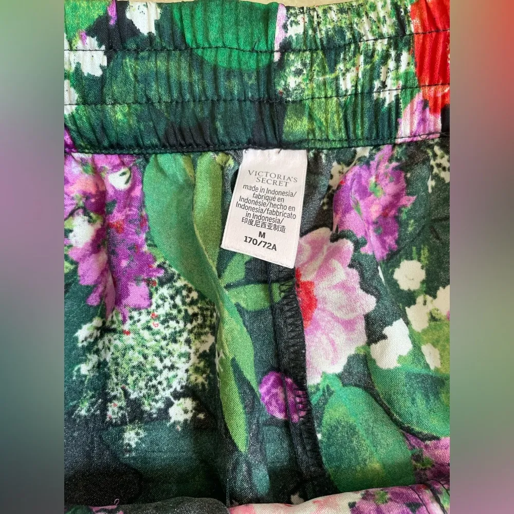 Victorias Secret Satiny High Waist Sleep Pajama Short Shortie Black Garden; M - Image 4