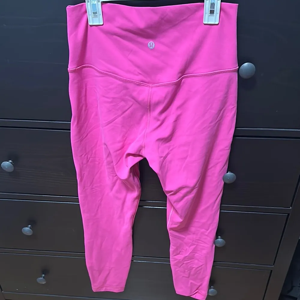 Hot pink lululemon align leggings 25” - Image 2