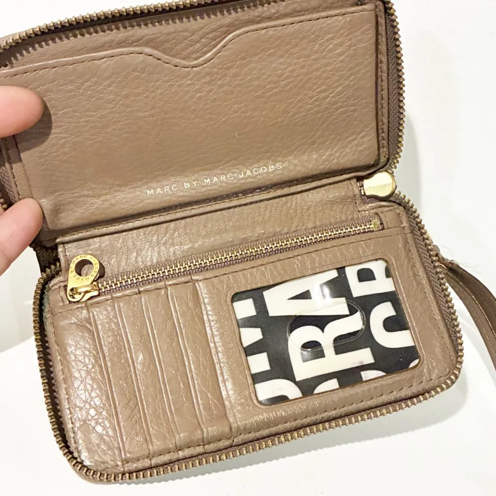 Marc Jacobs Standard Supply Tan Leather Zip Around Wallet - Image 3