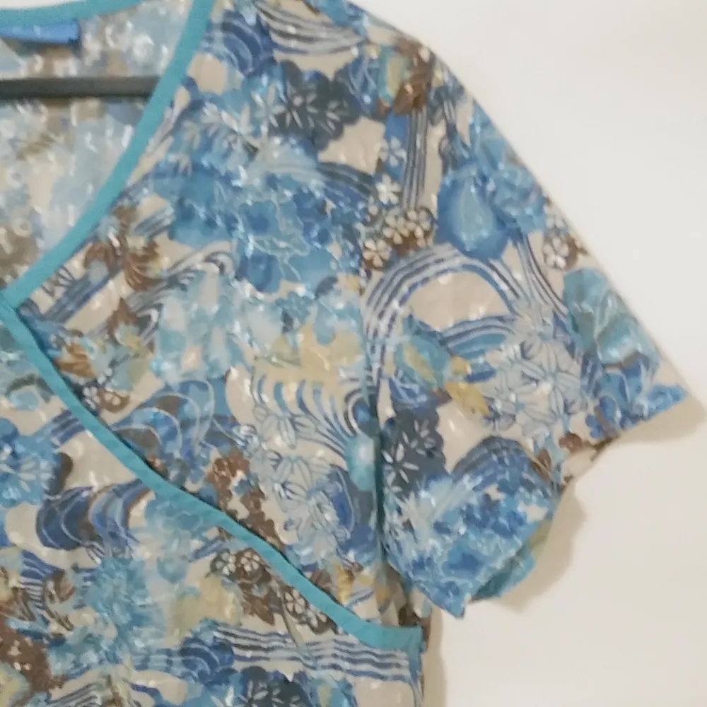 Elan L Blue Brown Pocketed Pullover Scrub Top - Image 6