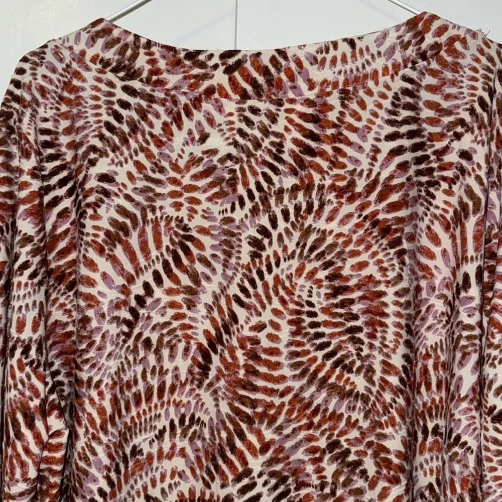 Emily Daniels 3/4 Sleeve Tie - Image 7