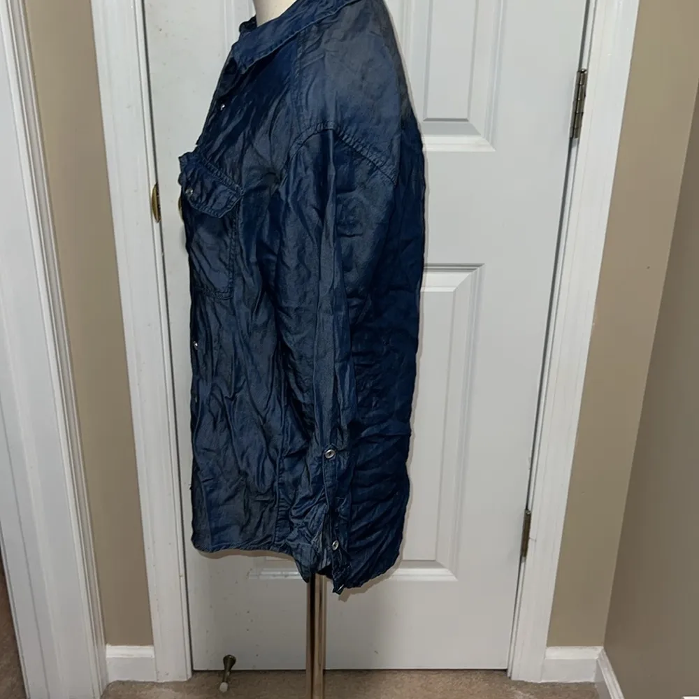 Forever 21 denim Button Blouse - Image 3