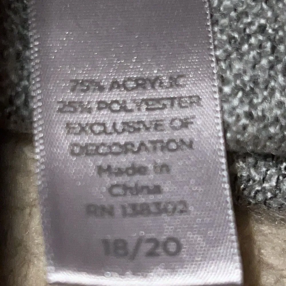 Avenue brand new soft gray sweater with white pearl detail! Gray Size undefined - Image 8