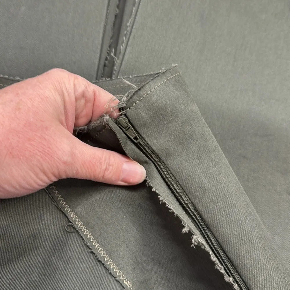 Tomas Maier Army Green Raw Edge Hem Slim Pencil Skirt Size 2 - Image 9