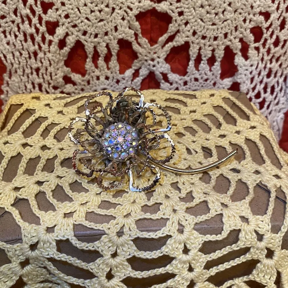 Vintage Huge Sarah Coventry‎ Gold Daisy Whimsical Flower AB Rhinestones Brooch - Image 6