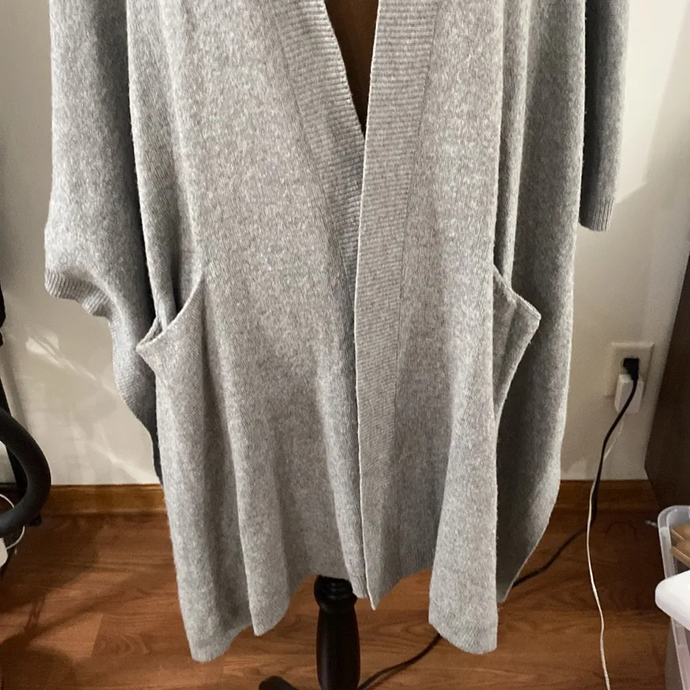 Aritzia Golden by TNA Roohan grey alpaca wool blend sweater poncho size XXS / XS - Image 73