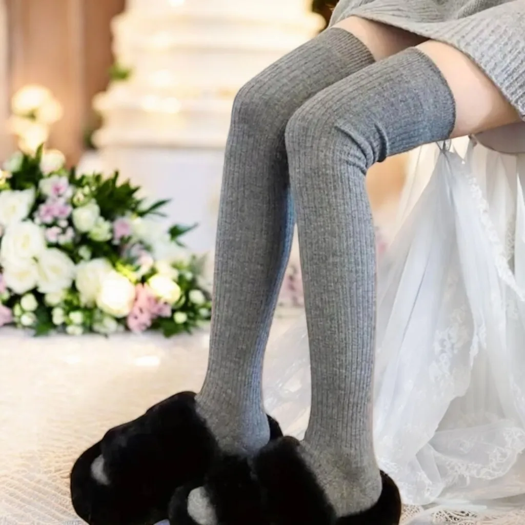 Pair of Gray Thigh - Image 5