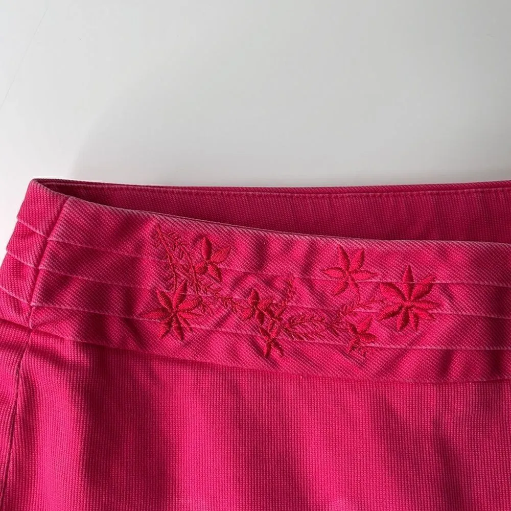 Oscar de la Renta Capri pants.  Size 10P.  Hot pink and fabulous! - Image 5