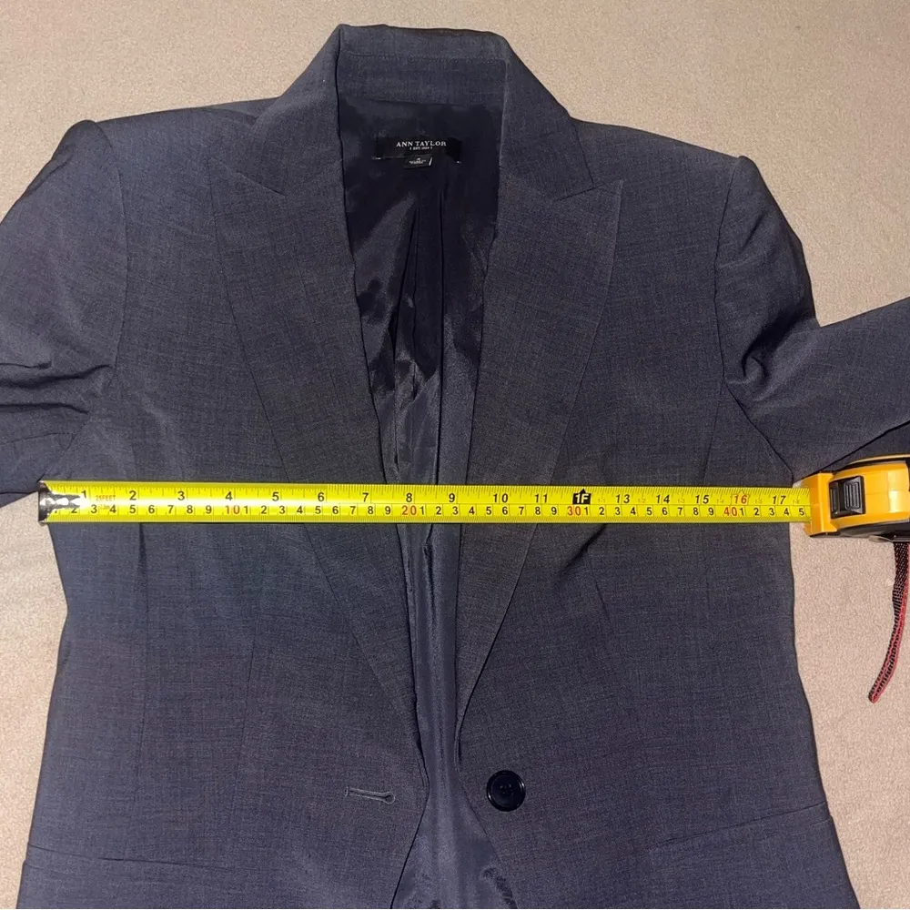 Ann Taylor Gray Blazer Professional Tailored Suit Jacket EUC sz 4 - Image 4