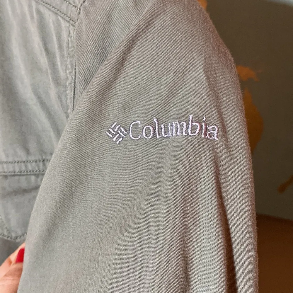 Columbia cropped olive green button jacket small medium utility - Image 2