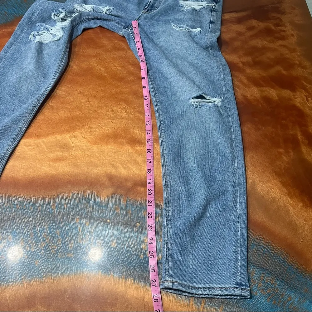 American Eagle Distressed Mom Jeans Stretch size 4 trashed distressed - Image 2