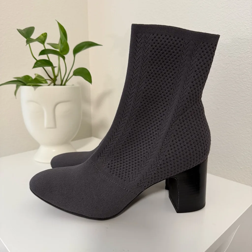 BORN Meggs Gray Sock Boots Pull - Image 2