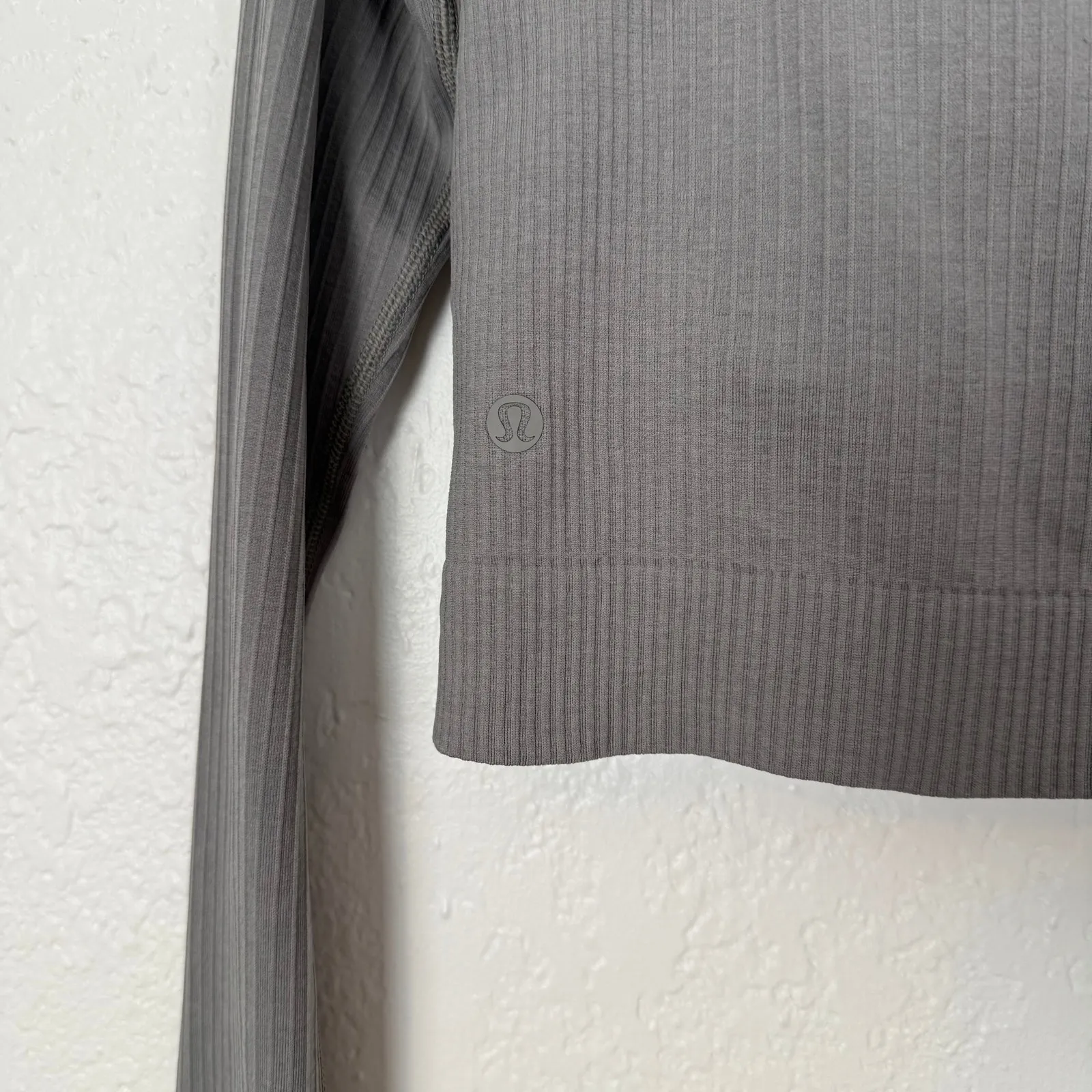 Lululemon Ebb to Street Long Sleeve Shirt Gull Grey Size 10 - Image 4