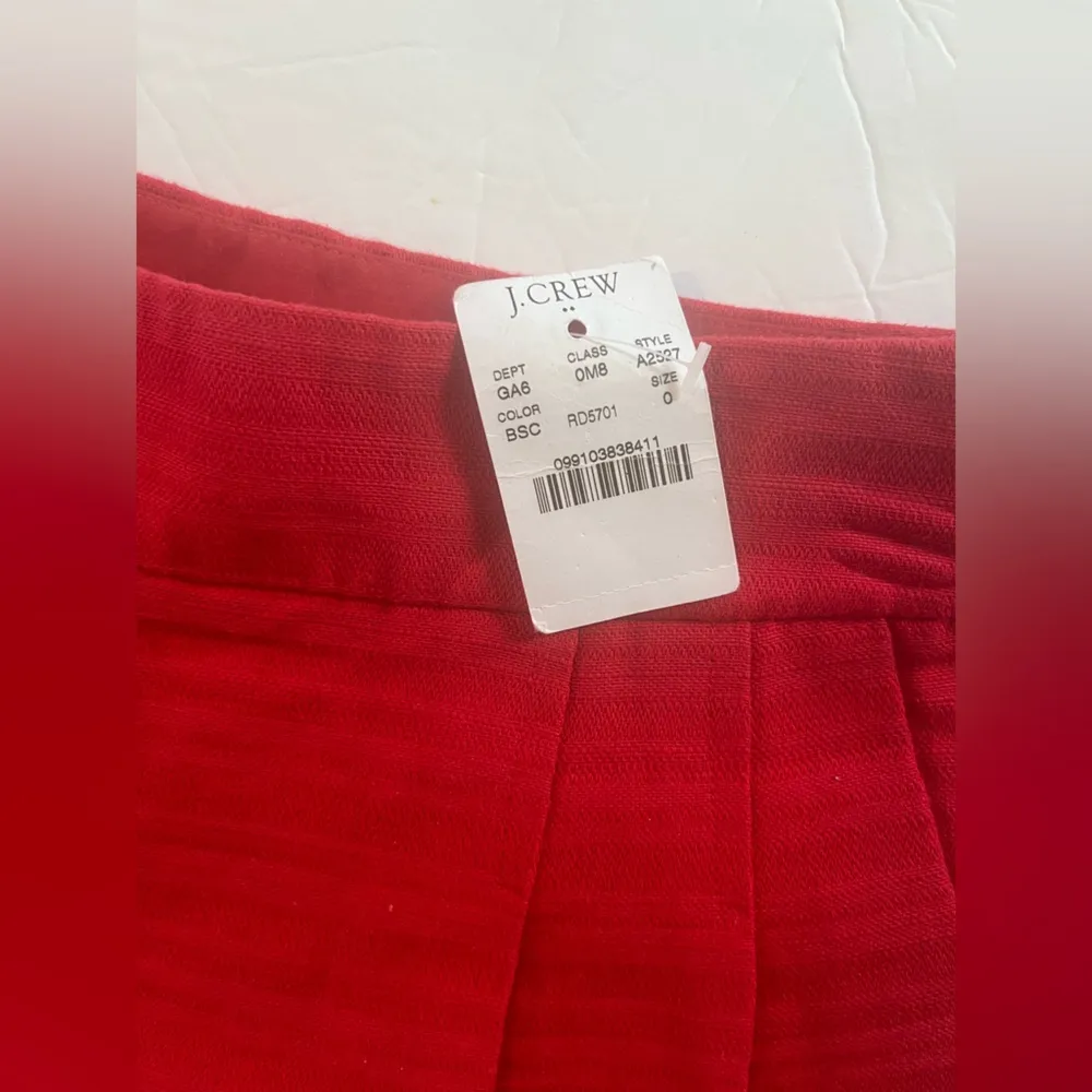 NWT J.Crew Pleated Linen Blend Shorts – Size 0 – Red - Image 2