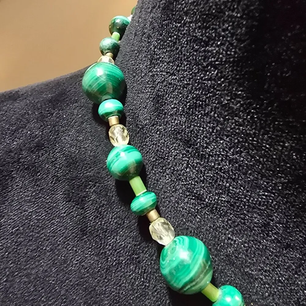Women Fashion Green Malachite Graduated Beads Pendant Necklace with Toggle Clasp - Image 6