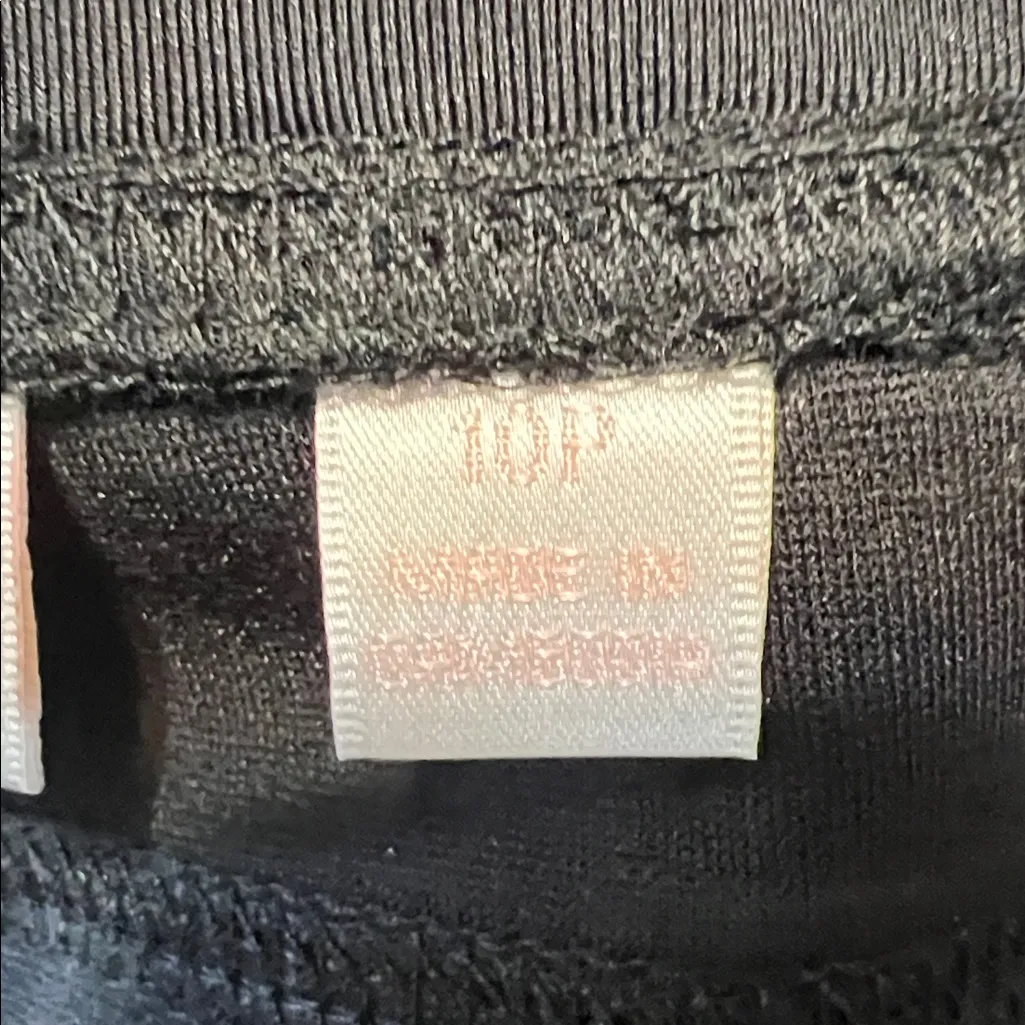 Belle by Kim Gravel Classic Black Capris Size 10P - Image 6