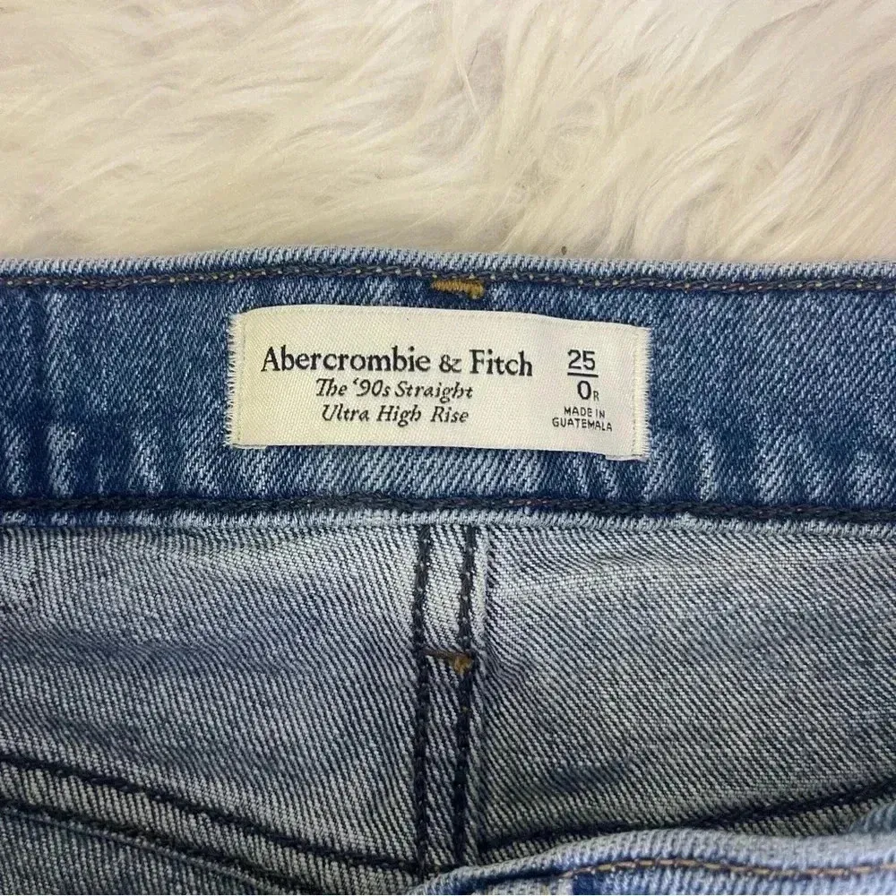 Abercrombie & Fitch The 90's Straight Leg Ultra High Rise Jeans Size 0 / 25 - Image 4